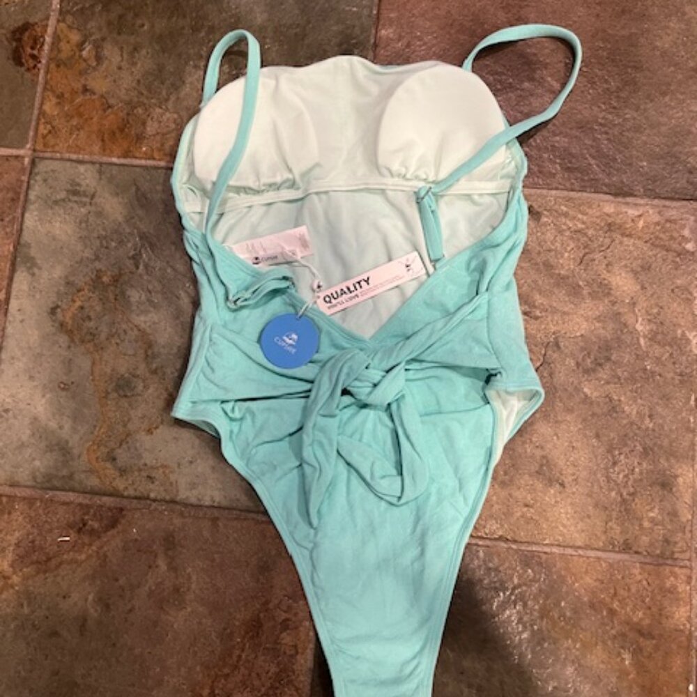 NWT Cupshe Green One-Piece Swimsuit – Size M - Picture 3 of 4